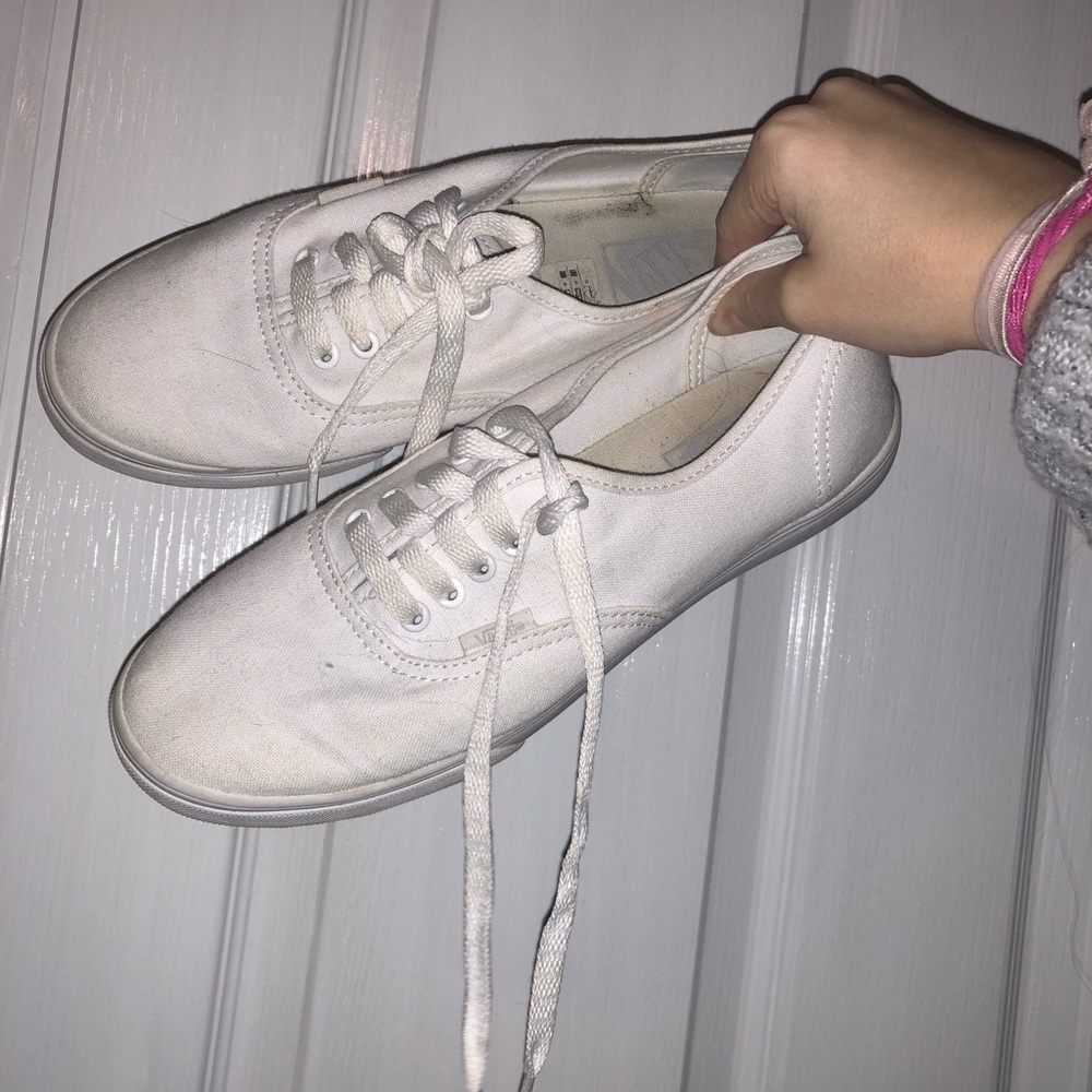 Authentic VANS White